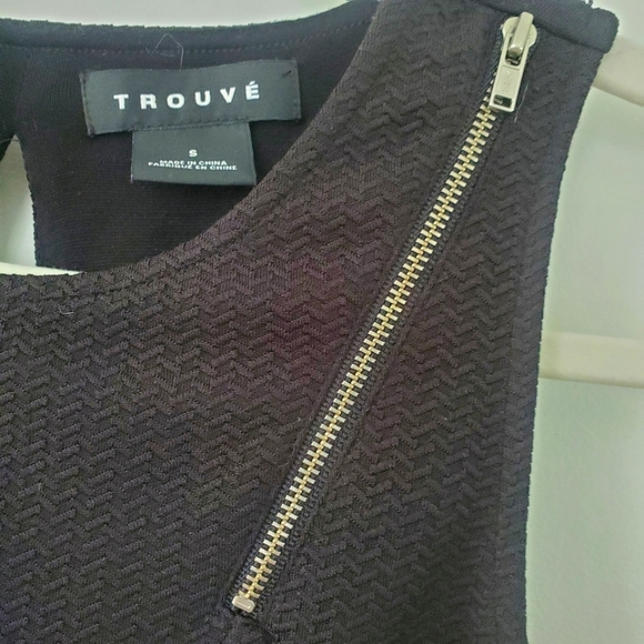 Black textured Blouse - Picture 3 of 5
